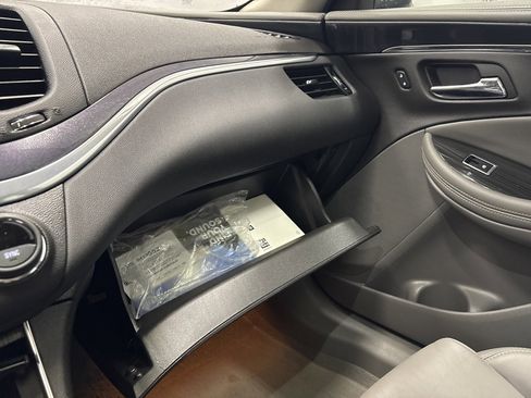 Used 2019 Chevrolet Impala LT image 17