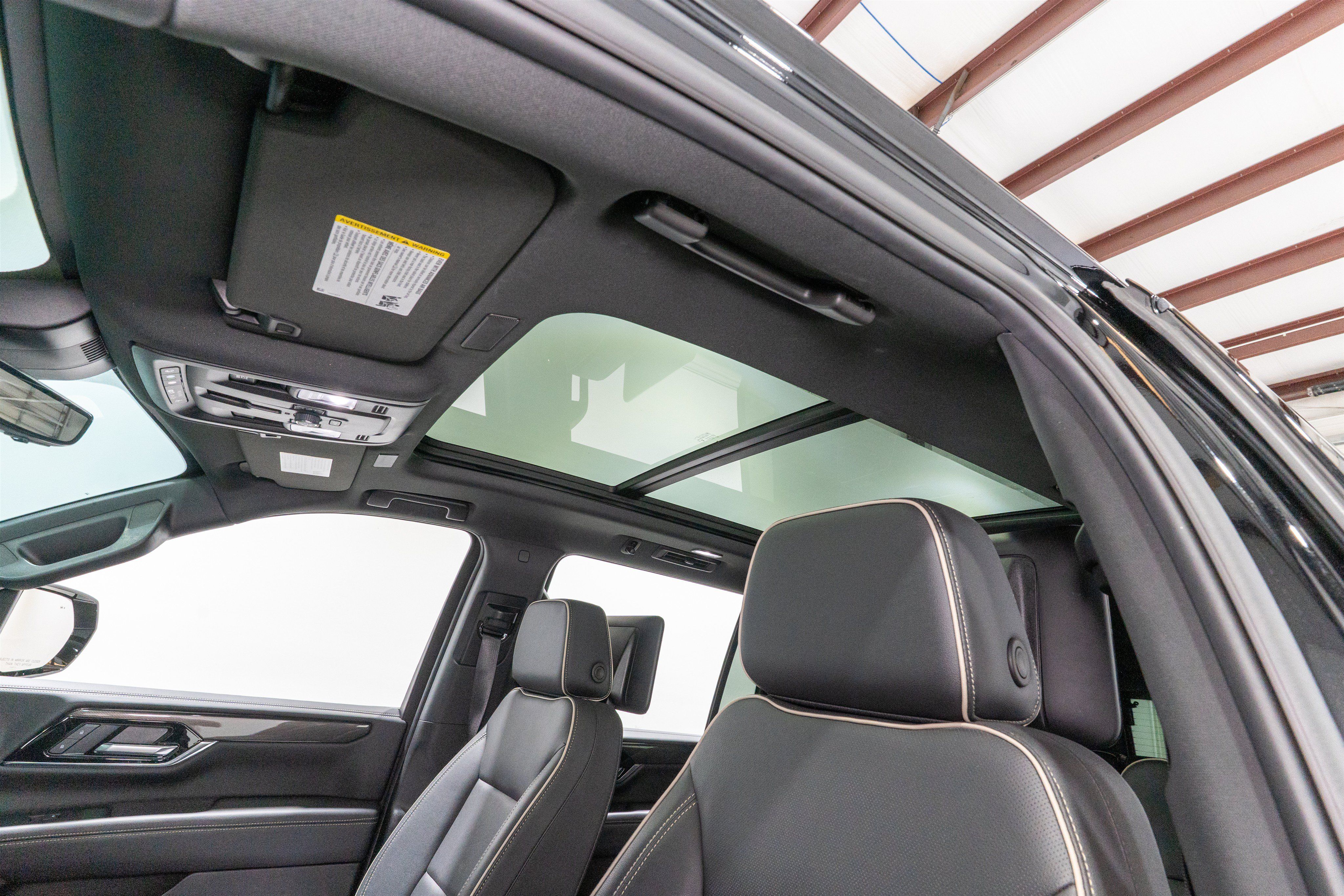 Used 2025 GMC Yukon XL Elevation w/ Elevation Premium Package AWD/4WD image 17