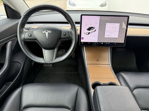 Used 2018 Tesla Model 3 Long Range image 2