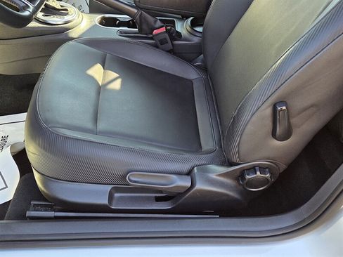 Used 2014 Volkswagen Beetle 2.5 image 11