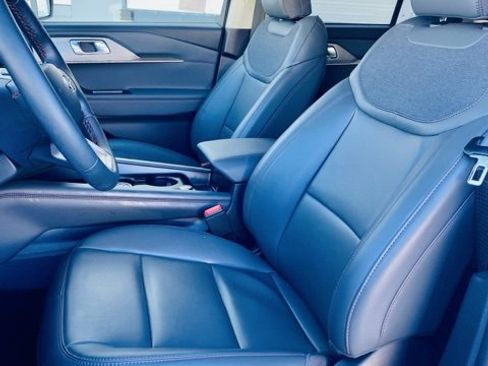 New 2025 Ford Explorer Active w/ Active Comfort Package image 10