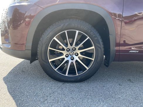 Used 2019 Toyota Highlander Limited AWD/4WD image 9