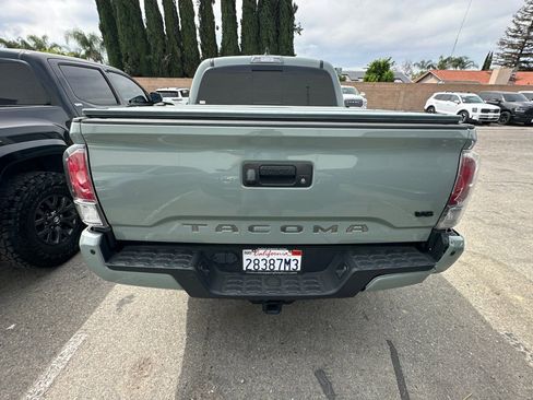 Used 2022 Toyota Tacoma TRD Off-Road w/ Technology Package image 6