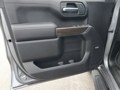 Used 2022 Chevrolet Silverado 1500 LT Trail Boss w/ Convenience Package II image 8