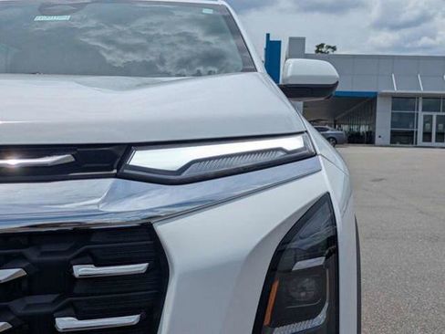 New 2026 Chevrolet Equinox LT w/ Convenience Package II FWD image 11