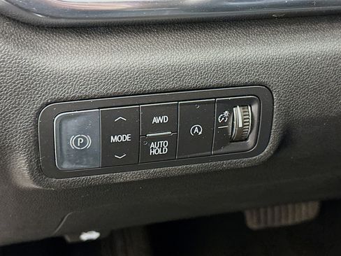 Used 2025 GMC Terrain Elevation image 17