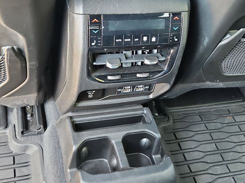 Used 2022 Jeep Grand Cherokee L Overland w/ Advanced Protech Group III AWD/4WD image 24