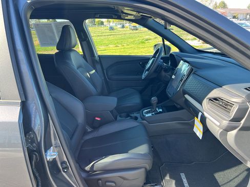 Certified 2025 Subaru Forester Limited image 29