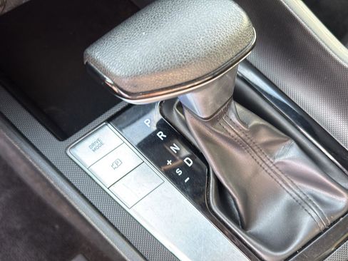 Used 2024 Hyundai Elantra SE FWD image 25