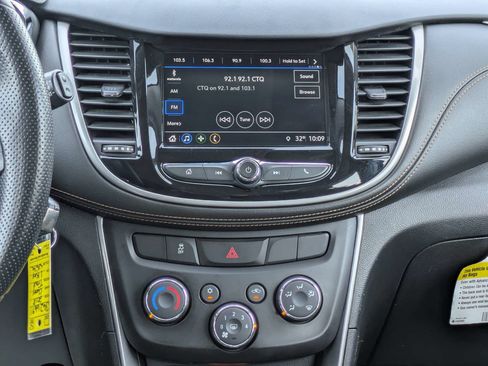 Used 2018 Chevrolet Trax LS FWD image 19