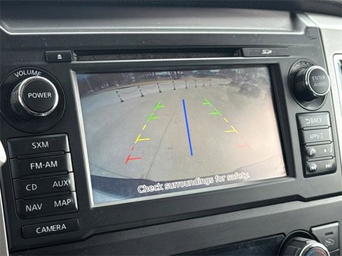 Used 2017 Nissan Titan SL image 25