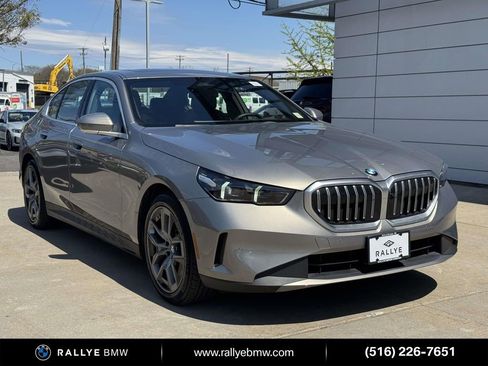 Certified 2026 BMW 530i xDrive w/ Premium Package image 1