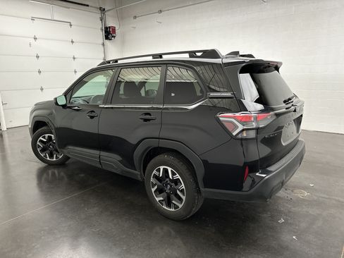 Used 2026 Subaru Forester Premium AWD/4WD image 4