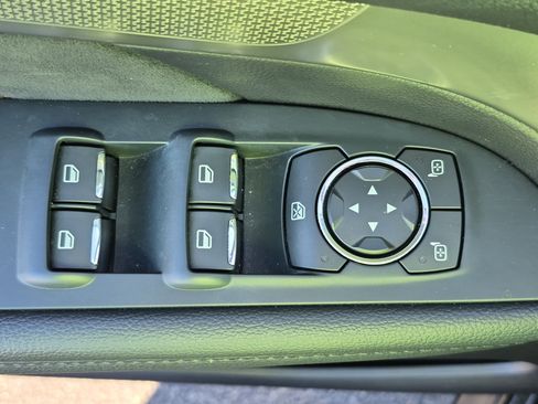 Used 2019 Ford Explorer XLT w/ Equipment Group 202A image 28