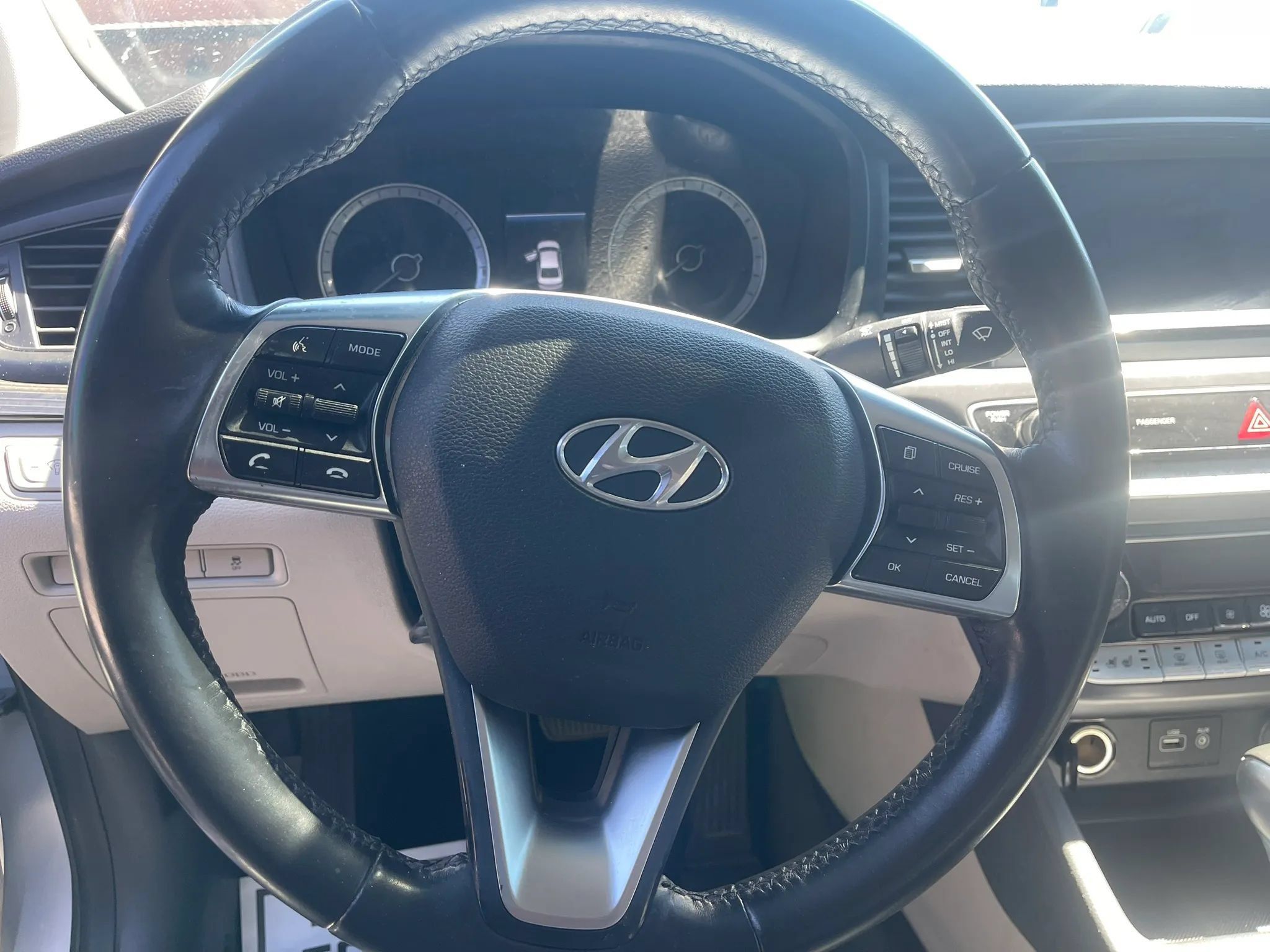 Used 2018 Hyundai Sonata Limited w/ Cargo Package FWD image 29