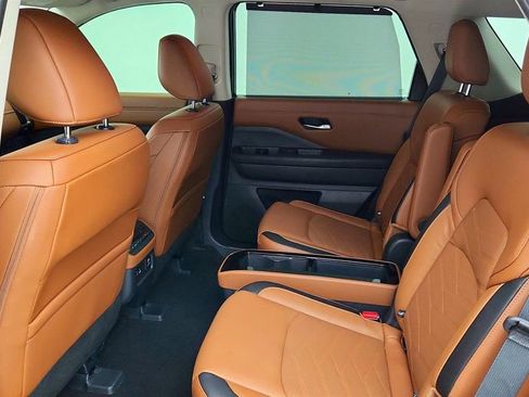 Used 2023 Nissan Pathfinder Platinum FWD image 20