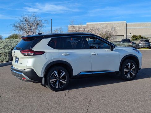 Used 2021 Nissan Rogue Platinum image 7