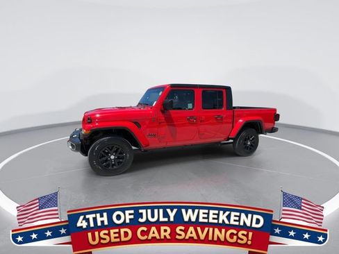 Used 2023 Jeep Gladiator Sport AWD/4WD image 4