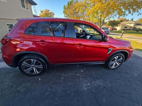 Used 2022 Mitsubishi Outlander Sport SE image 2