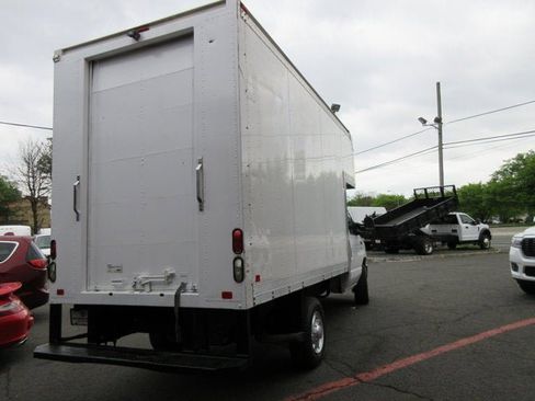 Used 2013 Ford E-350 and Econoline 350 Super Duty w/ PWR Locks & Windows Group RWD image 3