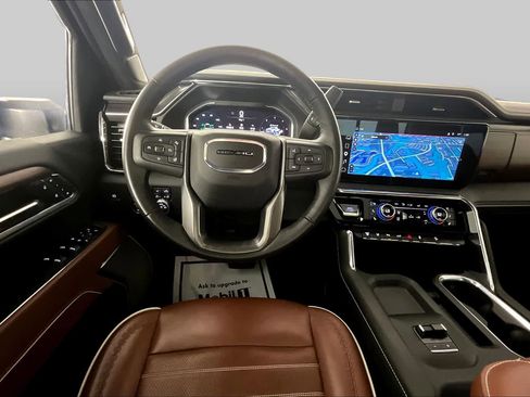 Certified 2025 GMC Sierra 2500 Denali Ultimate w/ Max Trailering Package AWD/4WD image 6