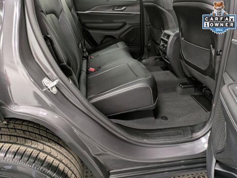 Used 2024 Jeep Grand Cherokee Limited w/ Luxury Tech Group II AWD/4WD image 27
