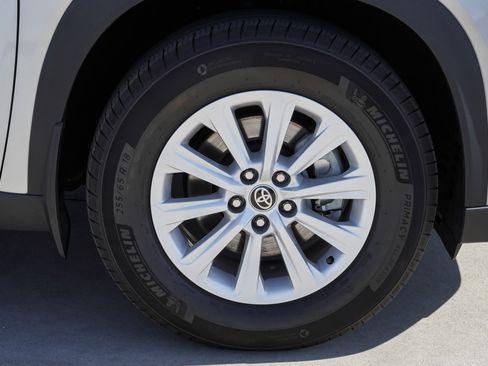 Certified 2024 Toyota Grand Highlander XLE image 10