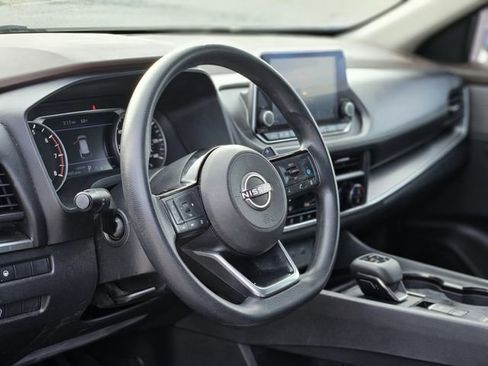 Used 2023 Nissan Rogue SV image 12