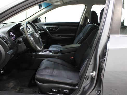 Used 2017 Nissan Altima 2.5 SV image 3