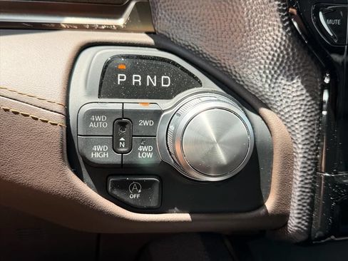 Used 2025 RAM 1500 Limited AWD/4WD image 17
