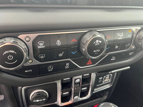 New 2024 Jeep Wrangler Unlimited Sahara AWD/4WD image 19