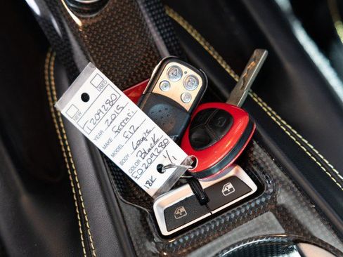 Used 2015 Ferrari F12 Berlinetta RWD image 61