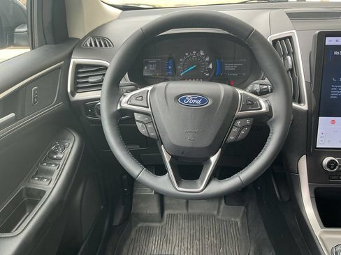 Used 2024 Ford Edge SEL w/ Convenience Package AWD/4WD image 11