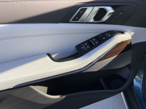 Used 2026 BMW X5 sDrive40i w/ Premium Package image 14