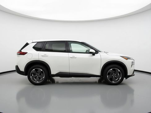 Used 2025 Nissan Rogue SV AWD/4WD image 11