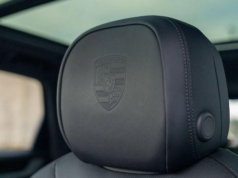 Used 2025 Porsche Cayenne image 13