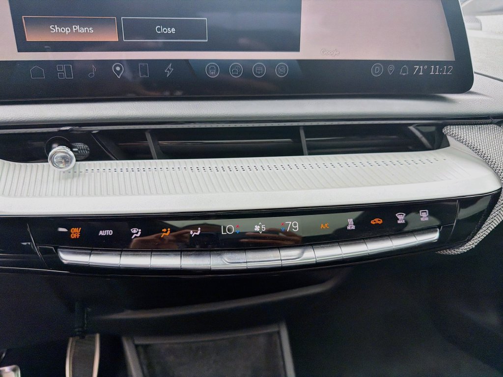 Certified 2025 Cadillac Optiq Luxury 2 AWD/4WD image 21