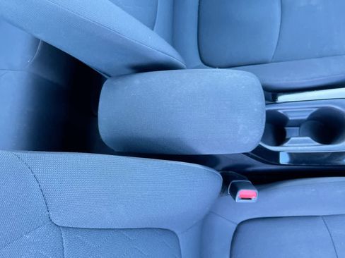 Used 2020 Toyota Corolla LE image 21