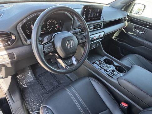 Certified 2025 Honda Pilot TrailSport image 18