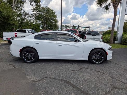 Used 2022 Dodge Charger SXT w/ Blacktop Package RWD image 4