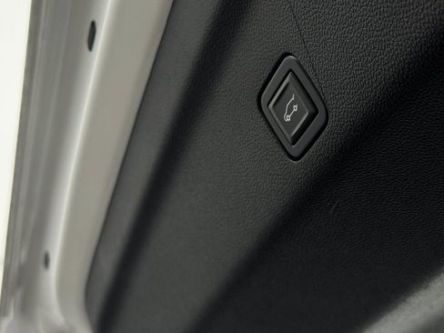 Used 2023 Chevrolet Tahoe Z71 w/ Luxury Package image 30