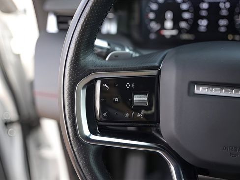 Used 2021 Land Rover Discovery Sport SE R-Dynamic image 17