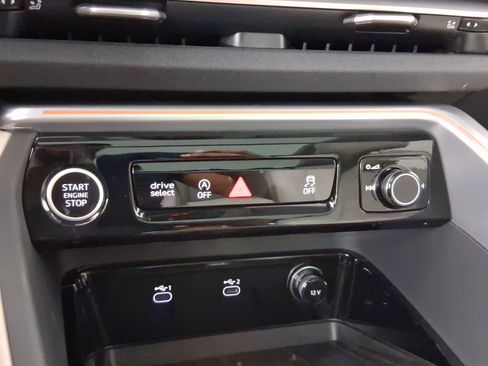 New 2025 Audi Q5 Premium image 25