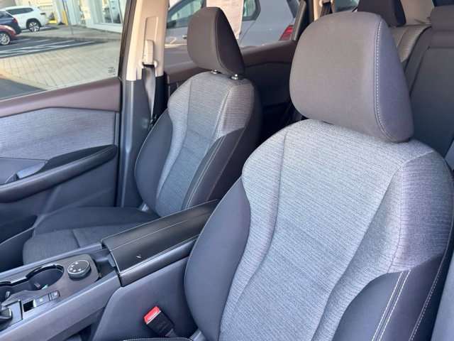 Used 2021 Nissan Rogue SV AWD/4WD image 7