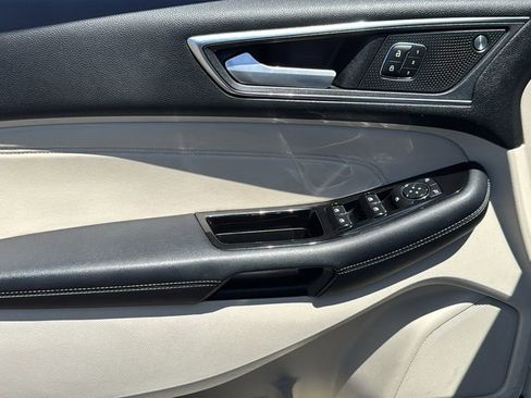 Used 2020 Ford Edge Titanium FWD image 6