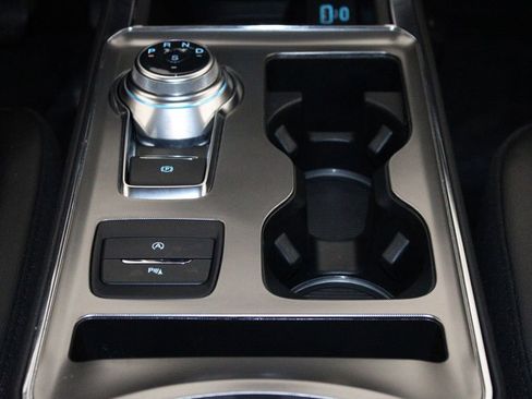 Used 2024 Ford Edge Titanium image 37