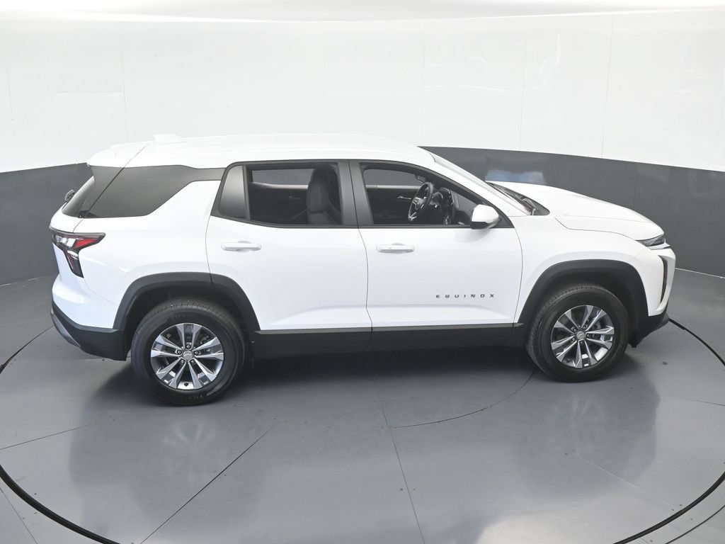 Used 2026 Chevrolet Equinox LT FWD image 48