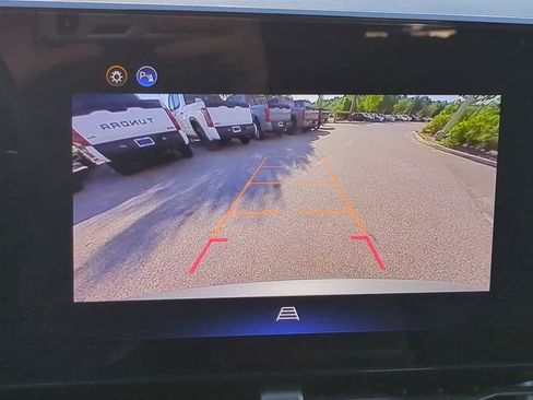 Used 2026 Chevrolet Equinox LT FWD image 19