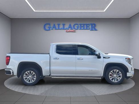 Used 2023 GMC Sierra 1500 Denali AWD/4WD image 3