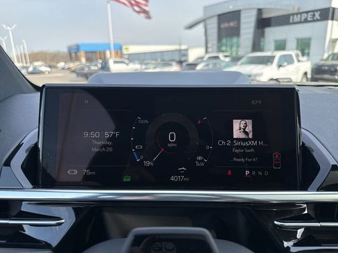 Used 2024 GMC Sierra EV Denali image 27